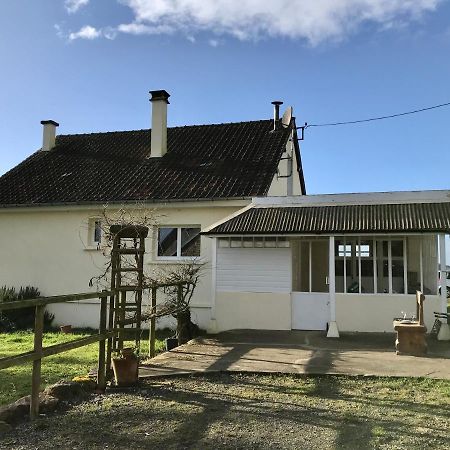 Gite Cottage Chaleureux En Pleine Campagne Vue Sur Les Monts Et Forets Et Le Chateau De Carrouges Exterior photo